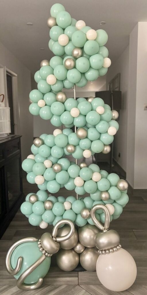 06 christmas backdrop balloons