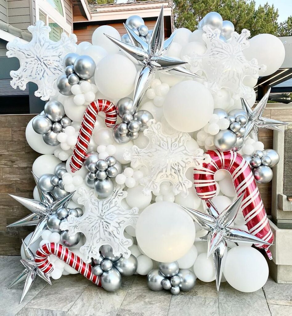 15 christmas backdrop balloons