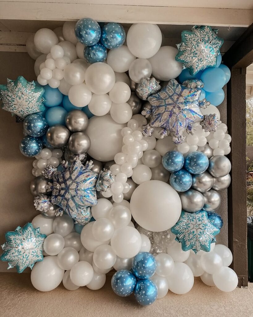 33 christmas backdrop balloons