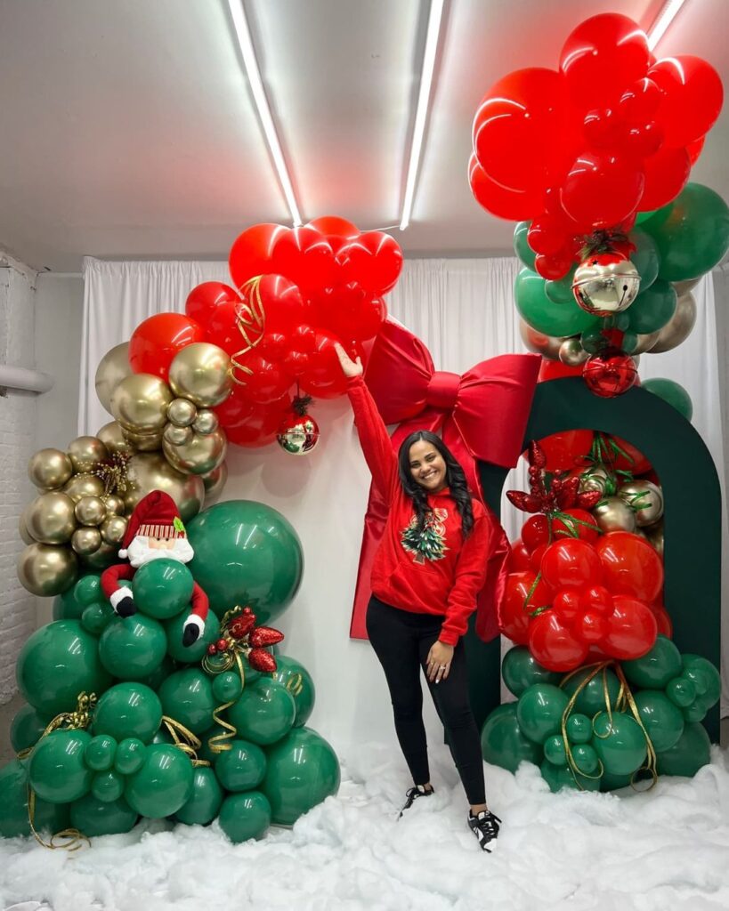 41 christmas backdrop balloons