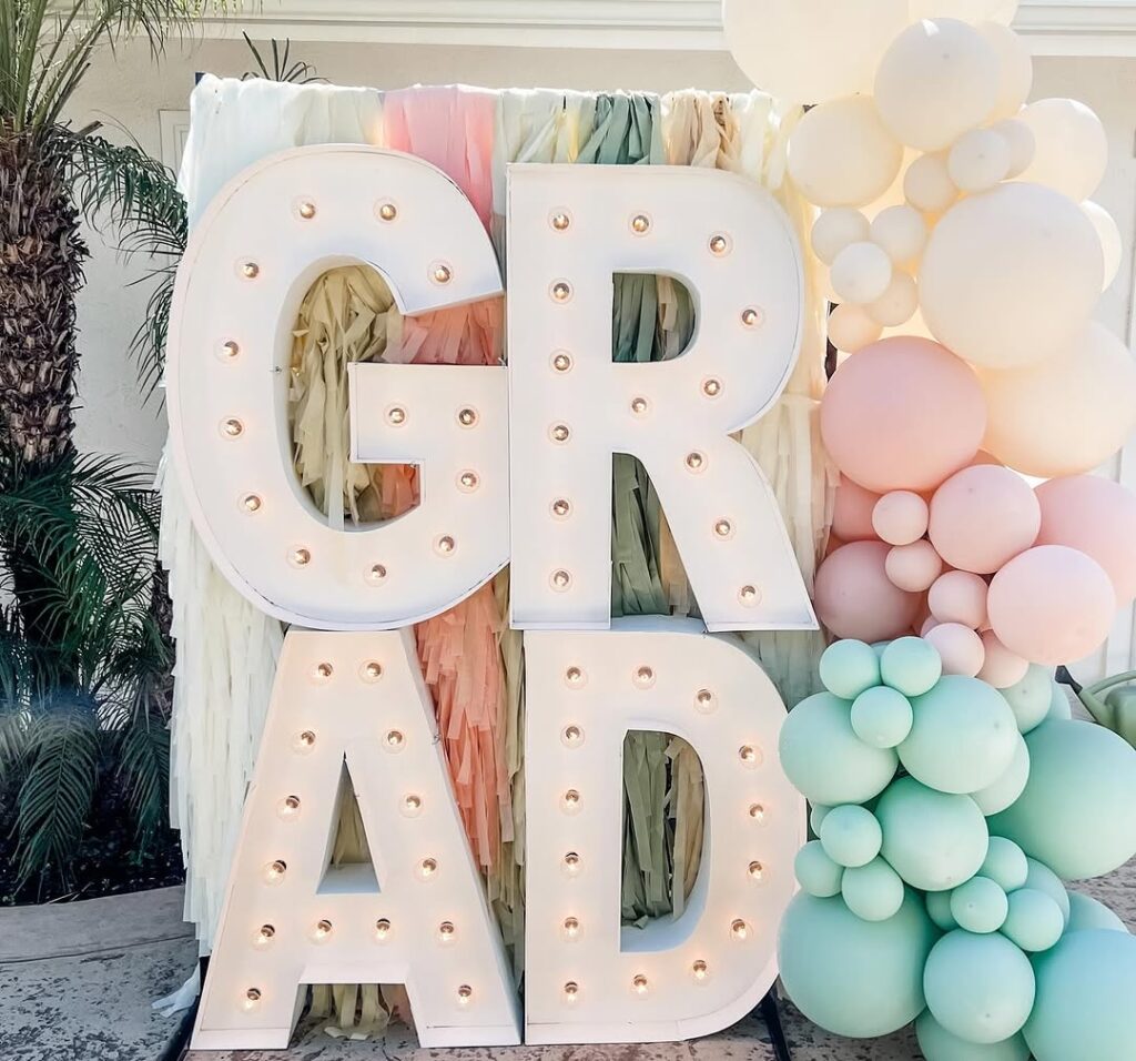 10 graduation backdrop ideas