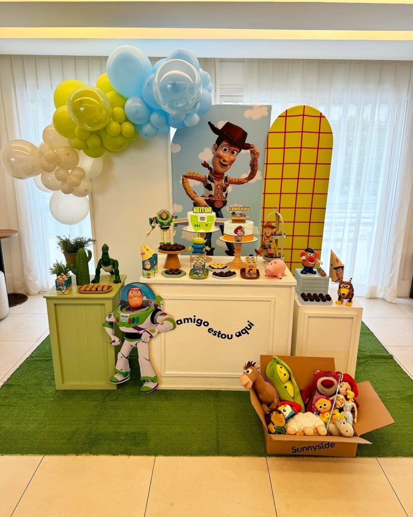 12 toy story backdrop ideas