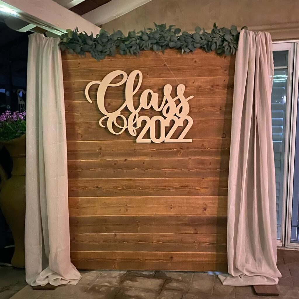 29 graduation backdrop ideas