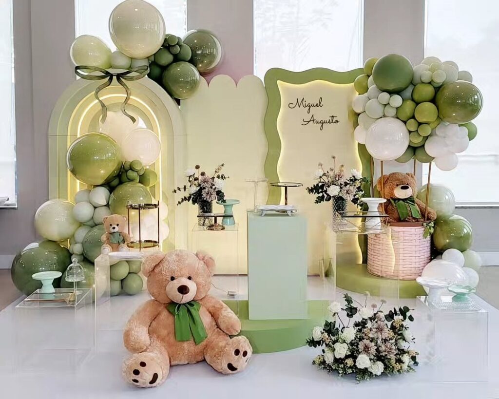 33 balloon backdrop ideas