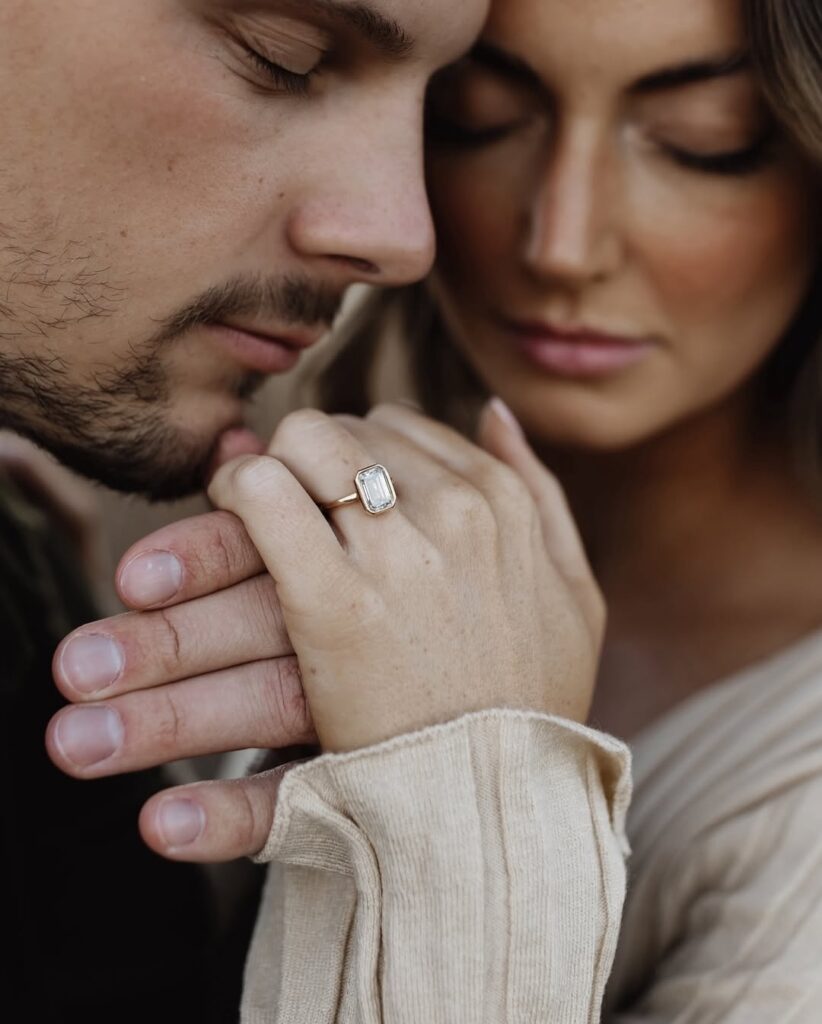 27 engagement photo poses